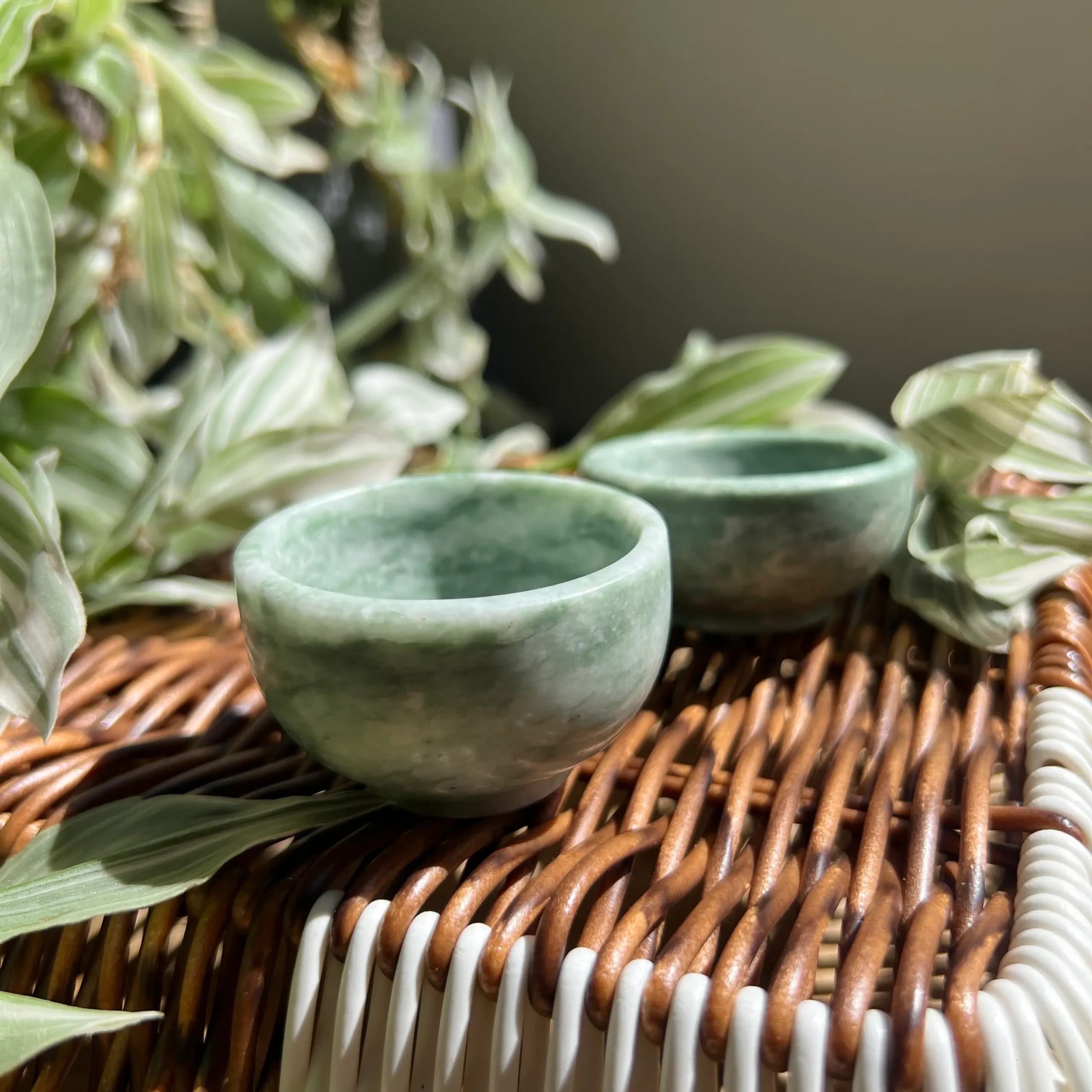 Cuenco de Jade Verde Natural para Reiki y Decoración