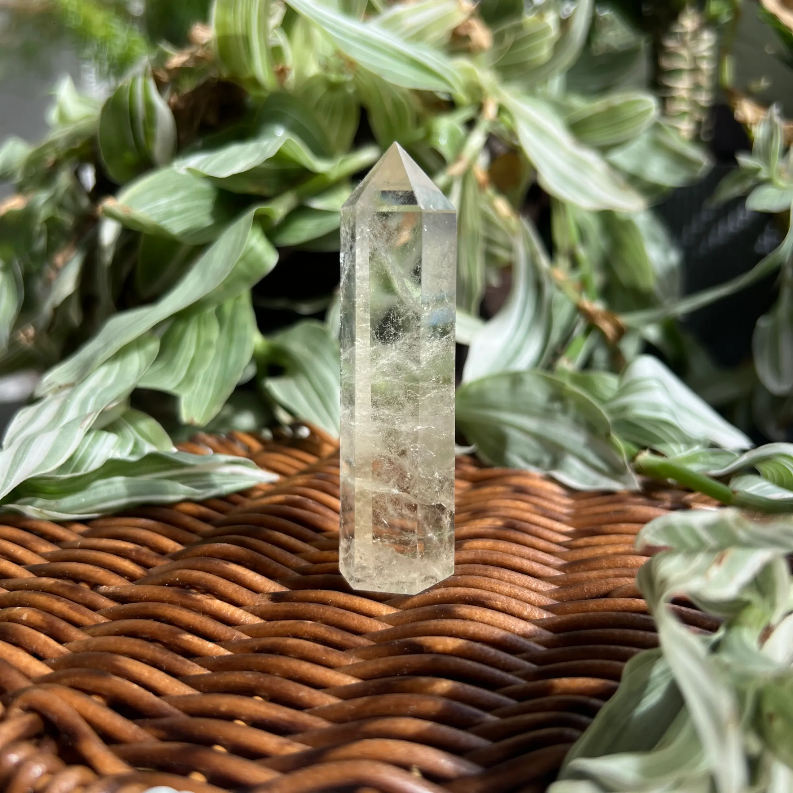 Torre de Cuarzo Ahumado Natural | Prisma de Energía para Reiki y Meditación