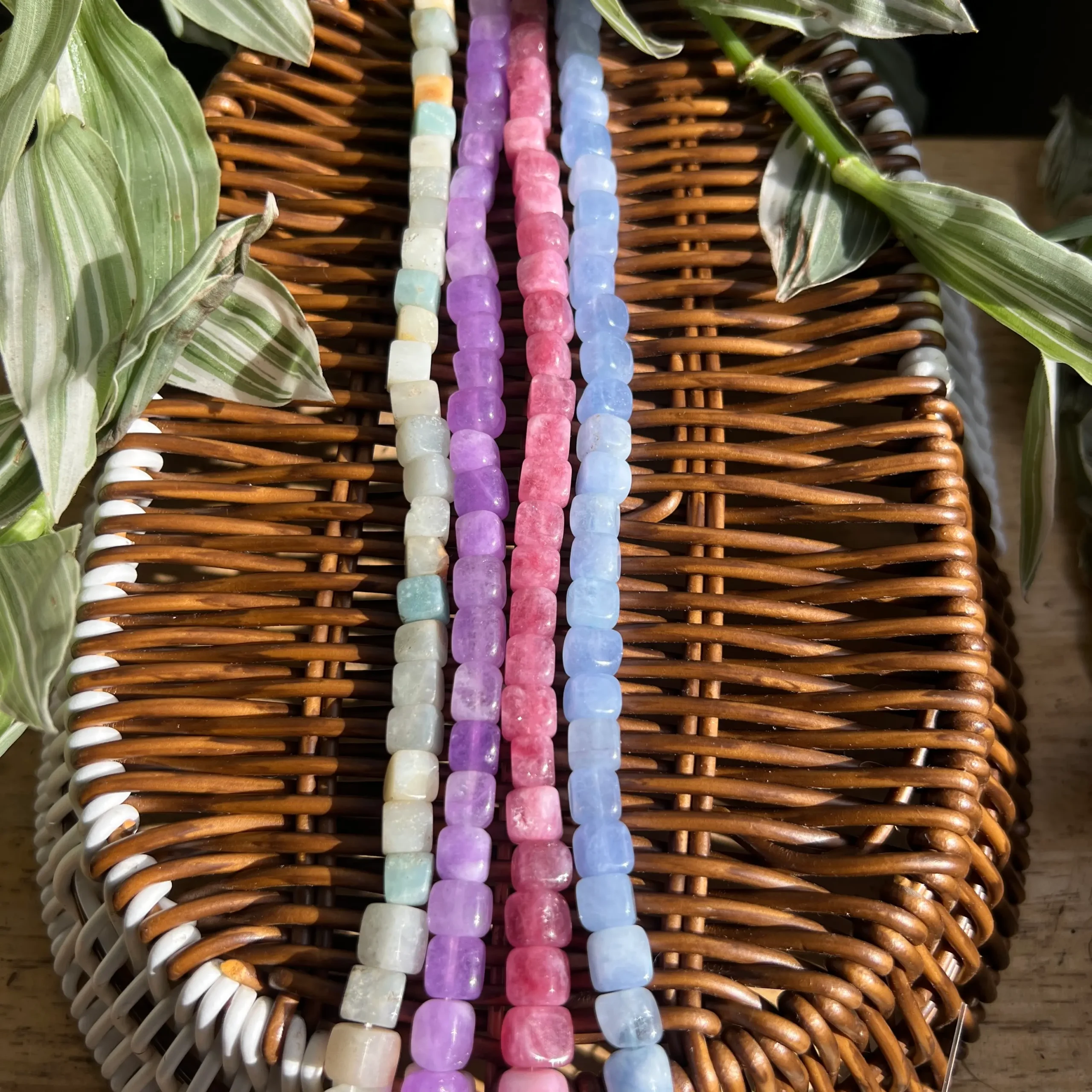 Cuentas Cuadradas de Cristales Naturales de 8mm | Para Joyería Artesanal y Pulseras DIY