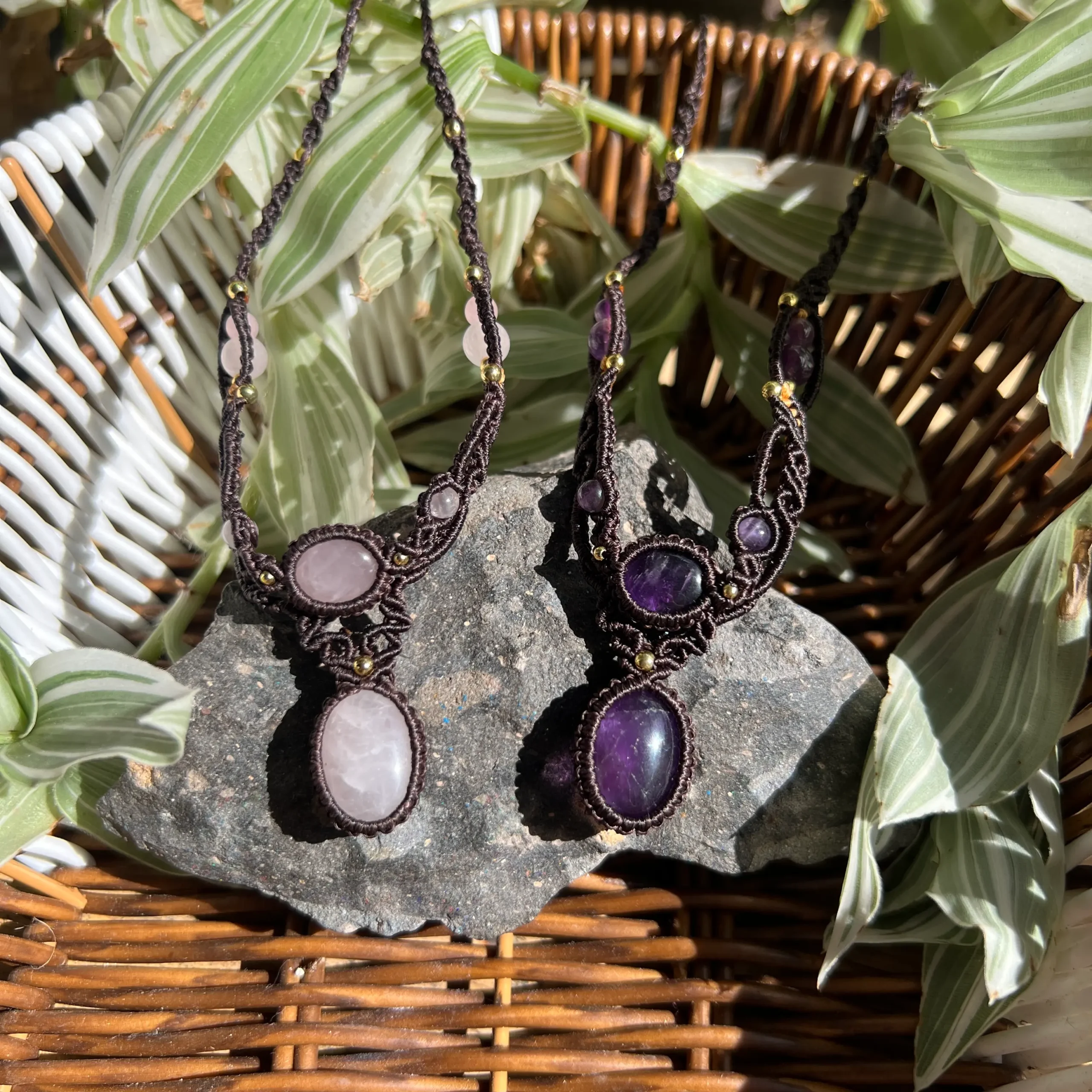 Collares de Gota Ovalada en Macramé | Amatista o Cuarzo Rosa Natural