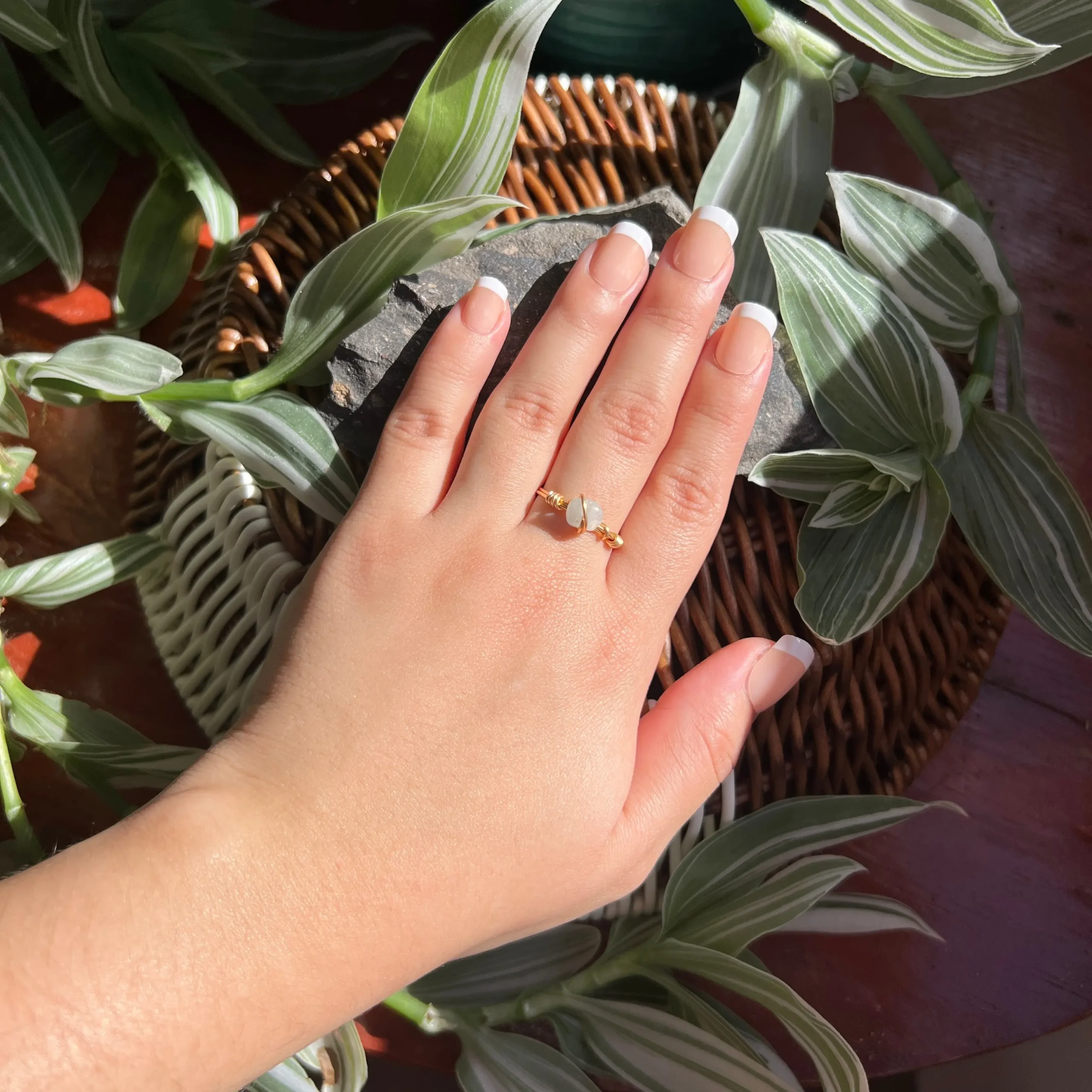 Anillo de Piedra Natural Aguamarina con Baño Dorado | Talla 8