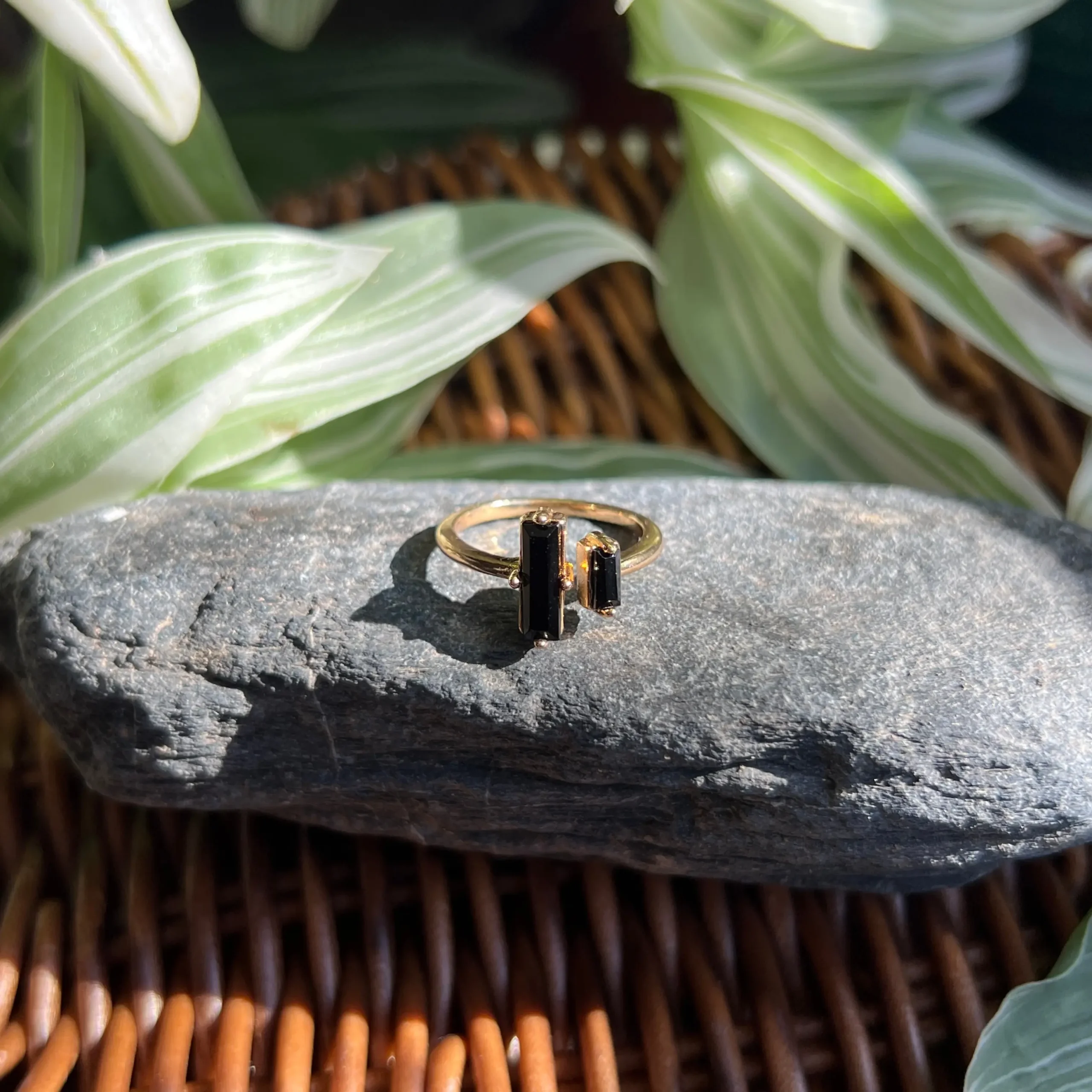 Anillo ajustable de ónix natural estilo minimalista unisex